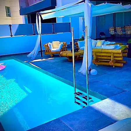 White House Ibiza Szálloda Santa Eularia des Riu