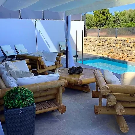 White House Ibiza Santa Eularia des Riu
