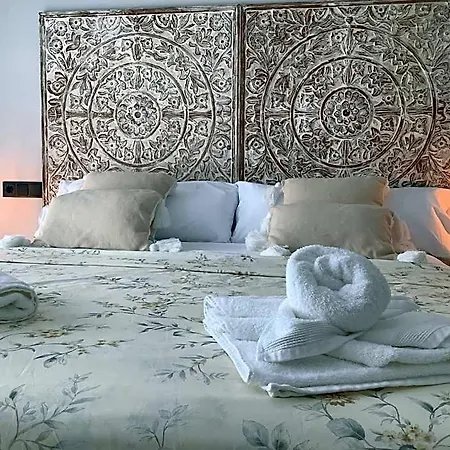 White House Ibiza 4*